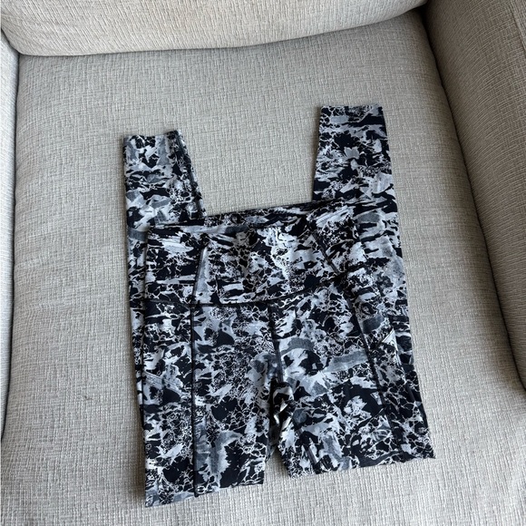 Lululemon leggings - Picture 2 of 4